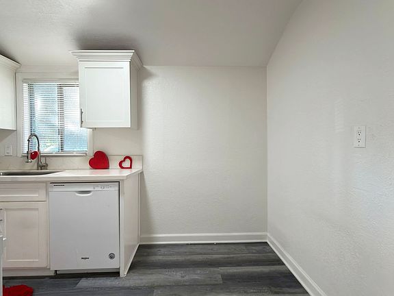 2nd image of 5660-5706 Linden Ave