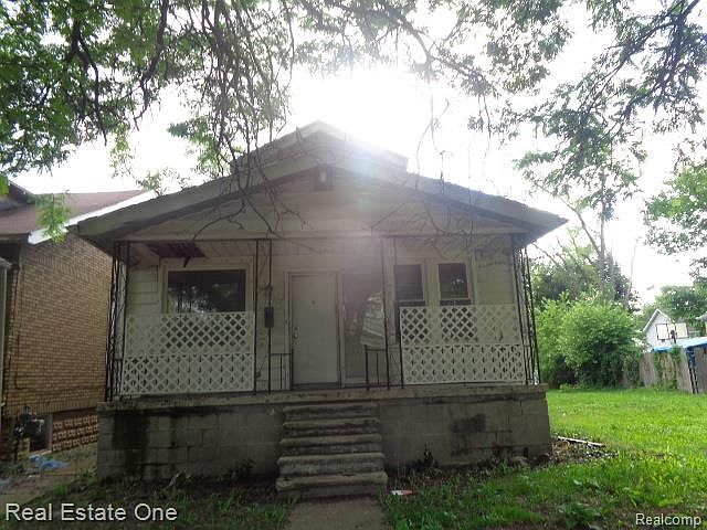 1st image of 15727 Parkside St