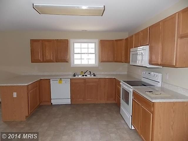 1st image of 79 Lake Dr