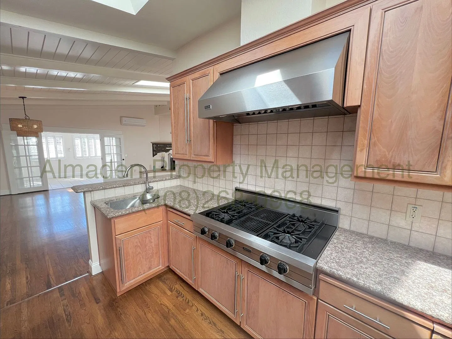 Must See Custom Home in Aptos! Solar, Gourmet Kitchen, & Hot Tub! Pets Negotiable! — Photo 4
