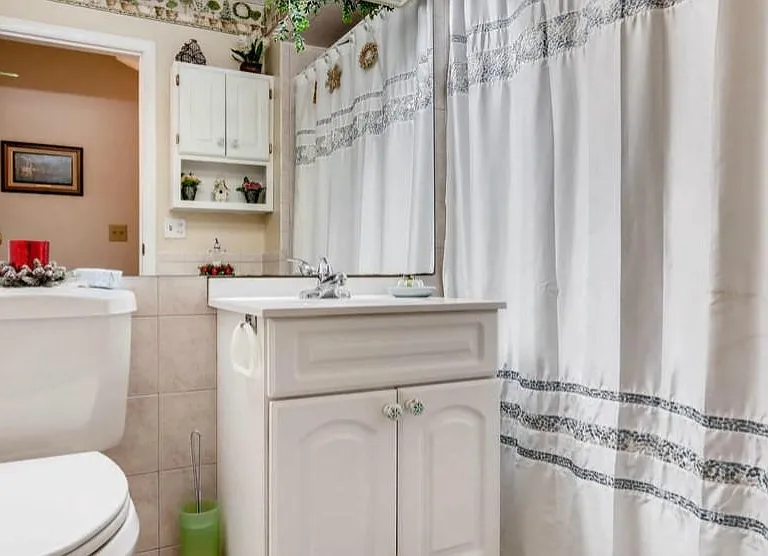 Full bathroom