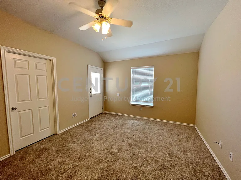 120 Sunburst Ct — Photo 10