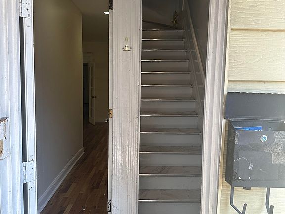 2nd image of 252 Clinton Ave