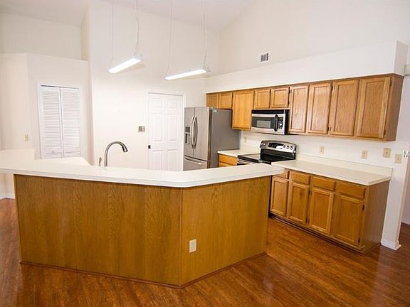 5th image of 11156 Cypress Leaf Dr