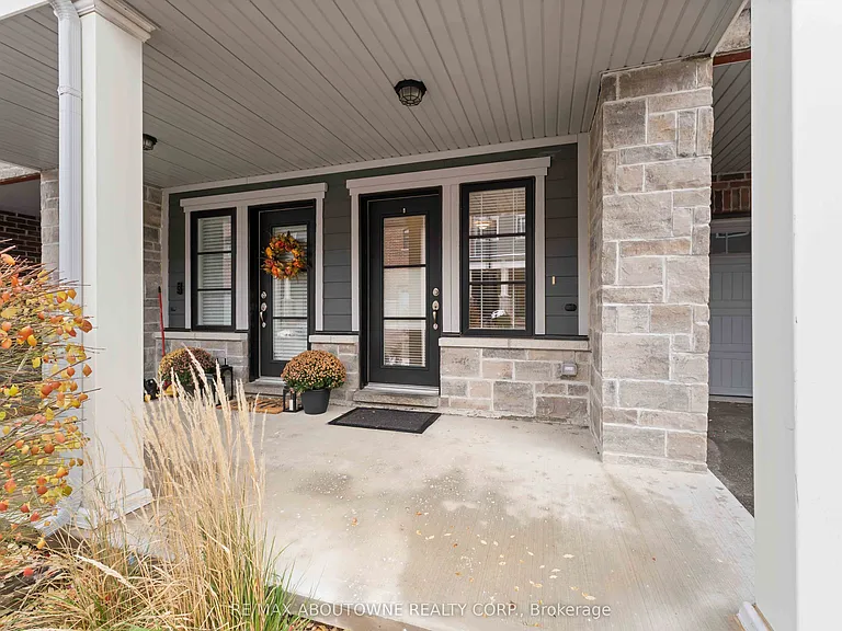 219 Dundas St E #27 — Photo 3