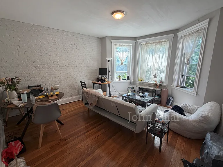 376 Riverway #3 — Photo 2