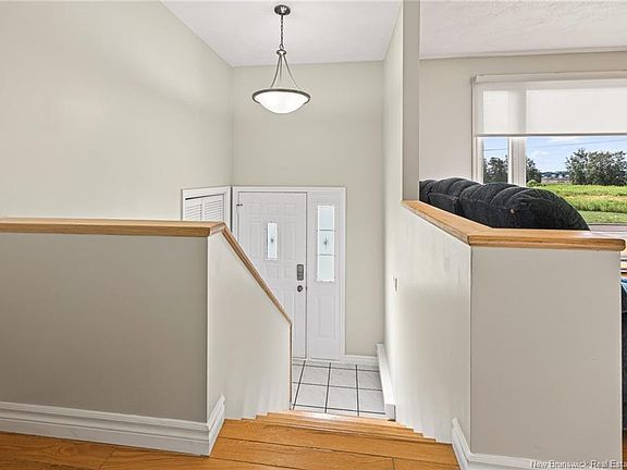 4th image of 135 Virginia Ave