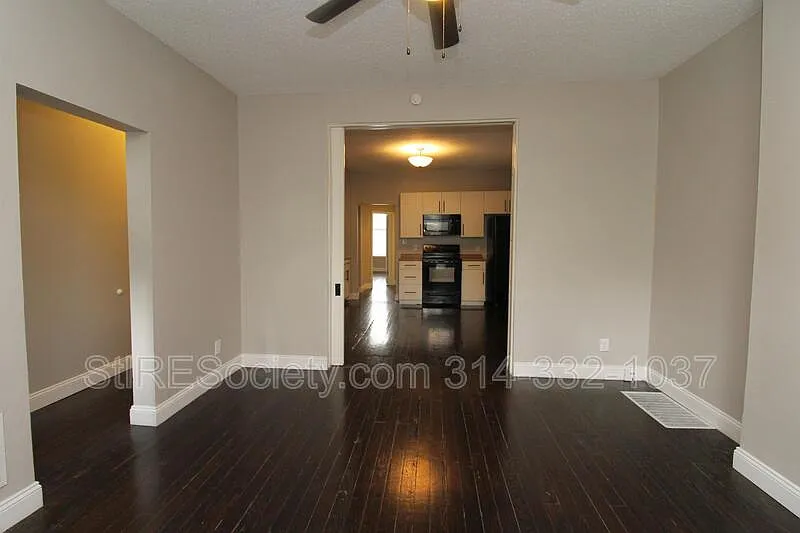 2 bed, 1.0 bath, 1059 sqft, $1,295 — Photo 4