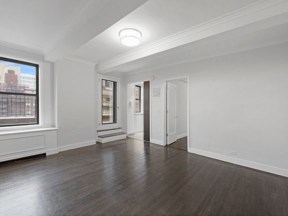3rd image of 210 W 70th St APT 1505