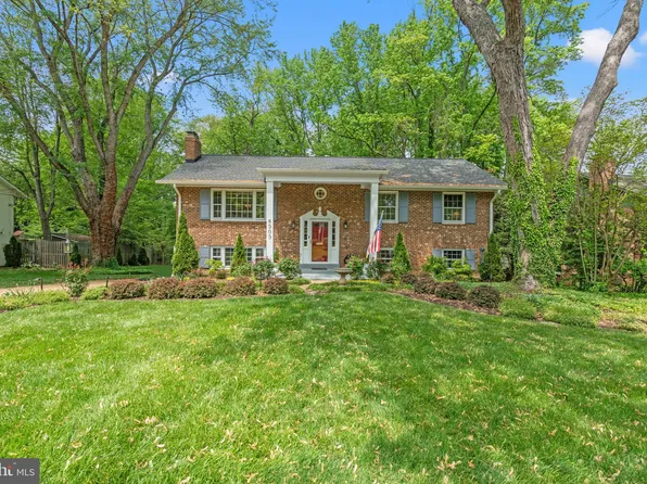 8909 Camden St, Alexandria, VA 22308