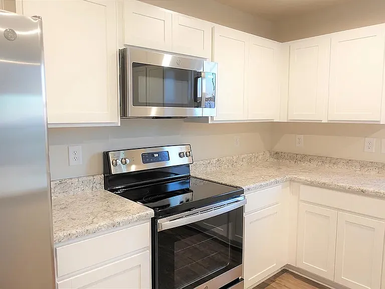 802 Effie Dr — Photo 12