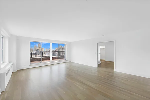 Rented by Stonehenge NYC LLC | media 3