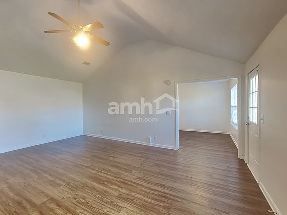 4th image of 3178 Holsted Dr