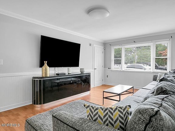 5th image of 312 Thompson Avenue