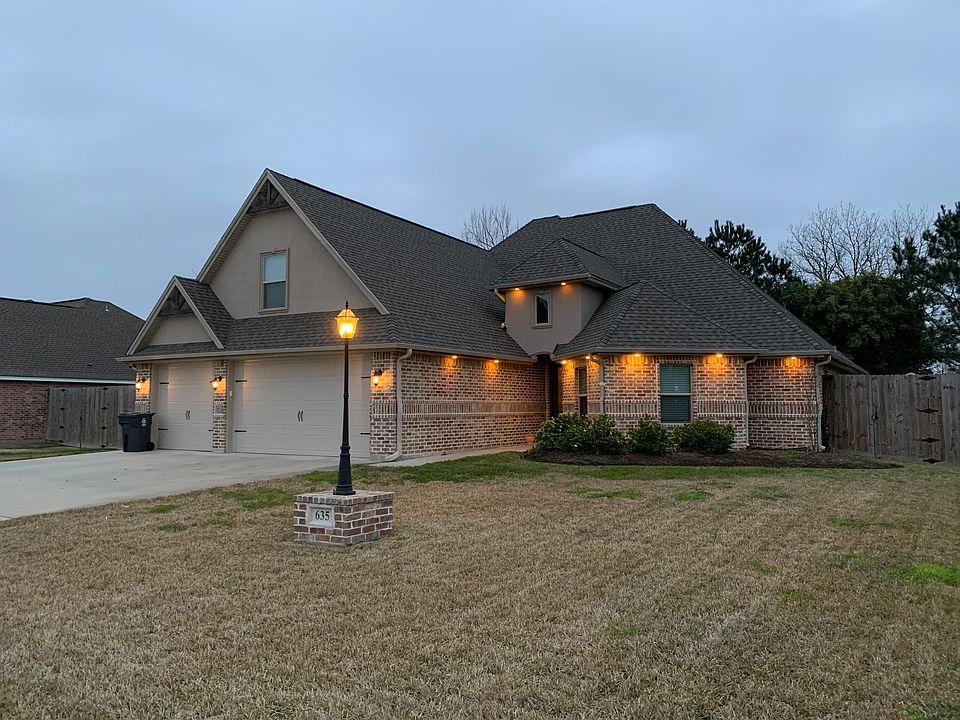 1st image of 635 Alexandria Ln