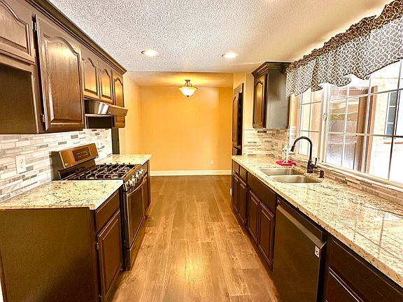2nd image of 594 Parkwood Dr