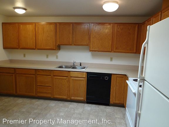 5th image of 3406 Grand Blvd APT B