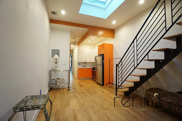 Rented by Rennit Inc. | media 18