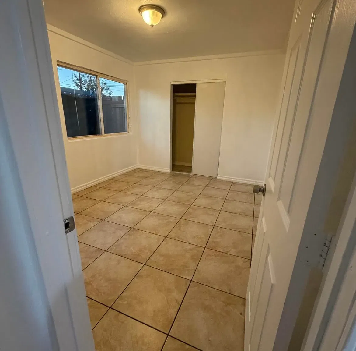 2 bed, 650 sqft, $1,800 — Photo 3