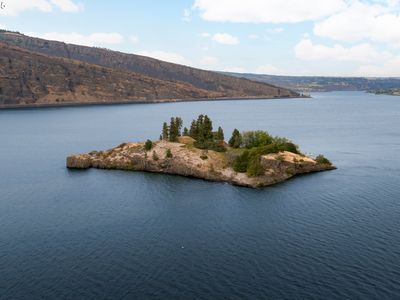 18 Mile Is, Mosier, OR, 97040