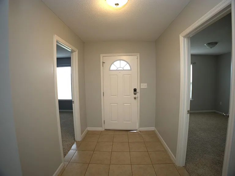 5076 Branch Point Dr — Photo 2