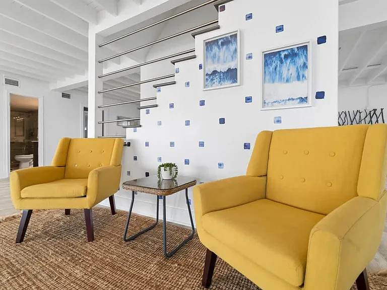Building's Lounge