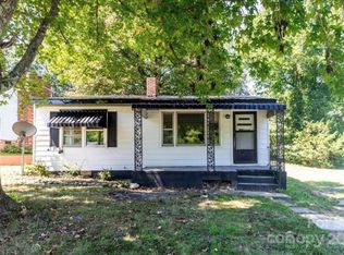708 Dogwood Rd, Thomasville, NC 27360