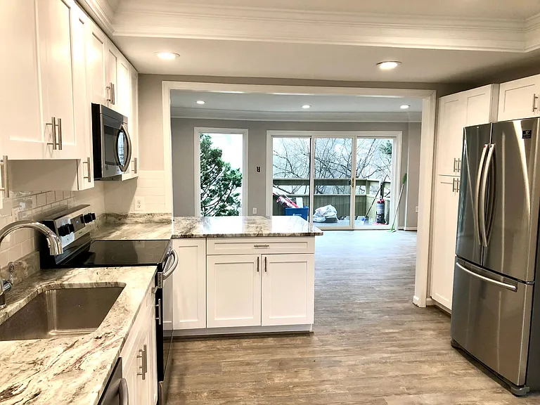 3154 Eakin Park Ct — Photo 6