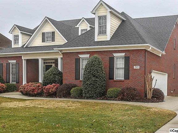 2nd image of 2905 Oakleigh Ln SE