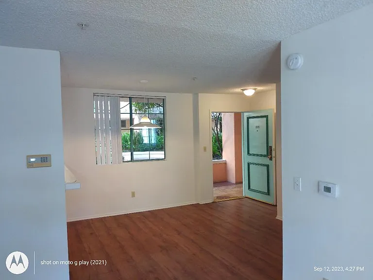 640 Veteran Ave #304 — Photo 10