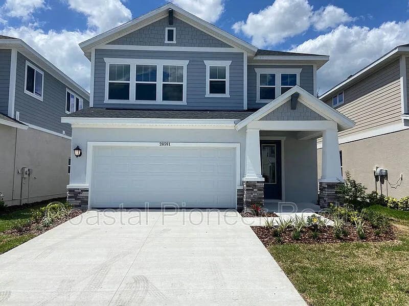 4 bed, 3.5 bath, 2798 sqft, $3,195 — Photo 1