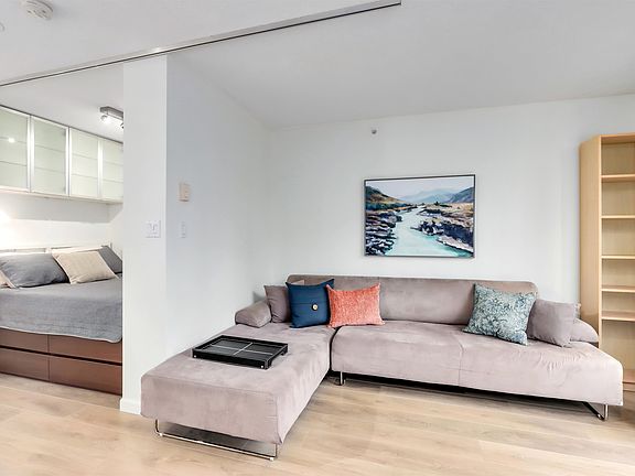 5th image of 501 Pacific St #608