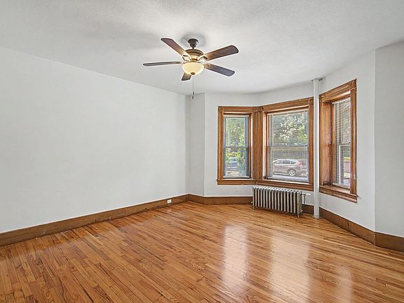 4th image of 456 Maple St