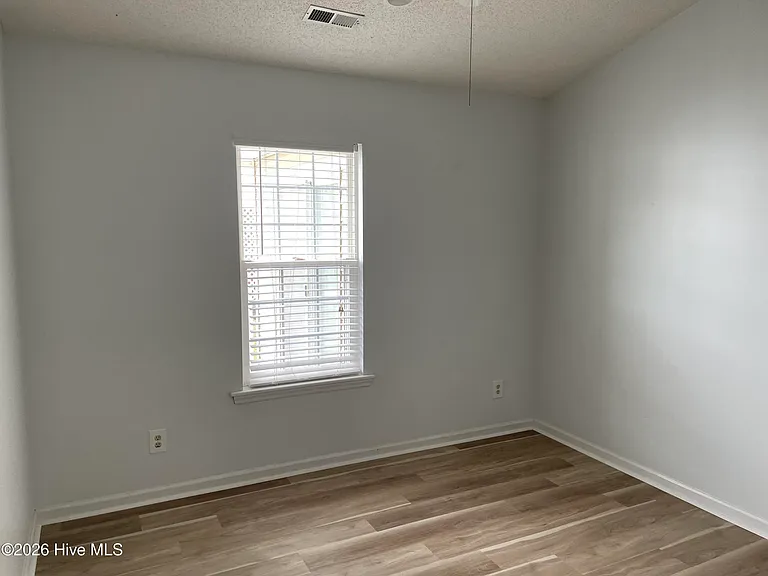480 Saltaire Dr SW — Photo 21