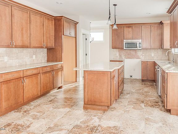 4th image of 7800 Crooked Cove St