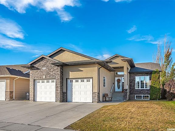 5th image of 223 Greenfield Cres