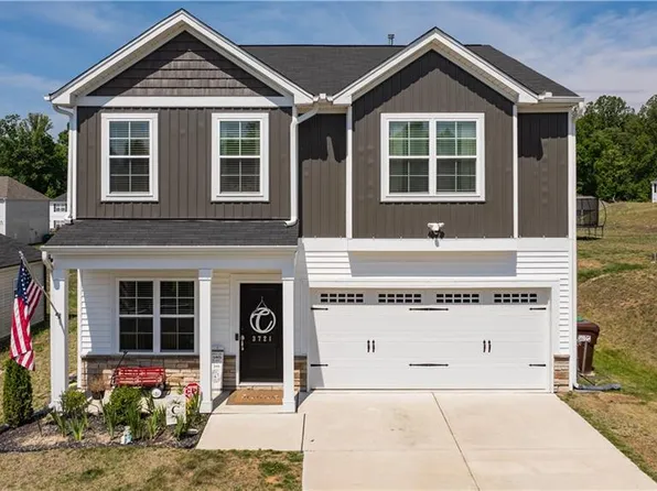 3721 Streamside Dr, Thomasville, NC 27360