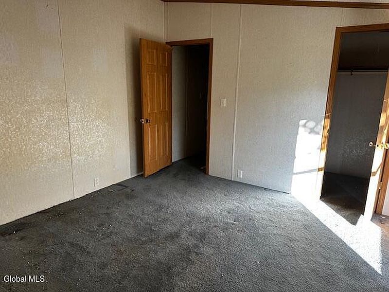 3rd image of 1114 North Road