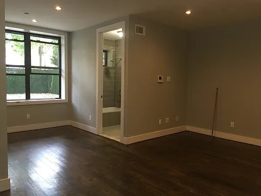 Rented by P Management | media 14