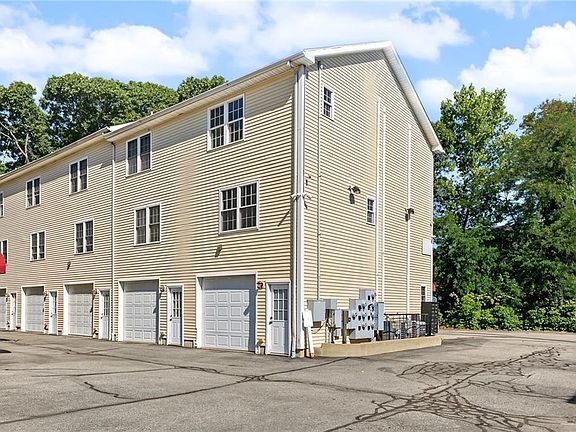 5th image of 102 Dixon St #1