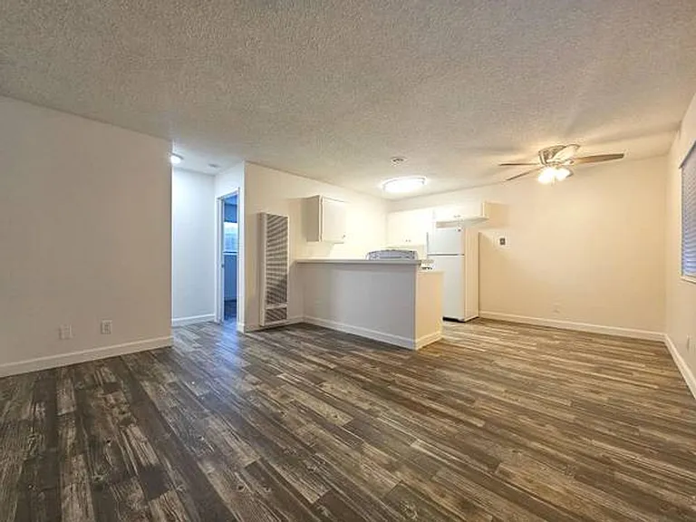 Parks Ave. Apartments — Photo 26