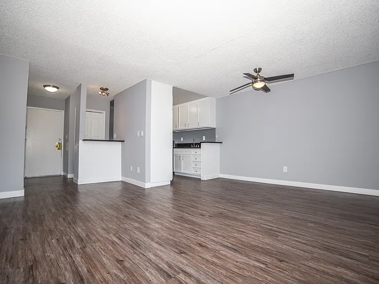 5345 Sepulveda Boulevard — Photo 31