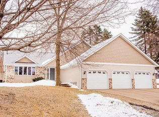 1231 Long Lake Rd, New Brighton, MN 55112