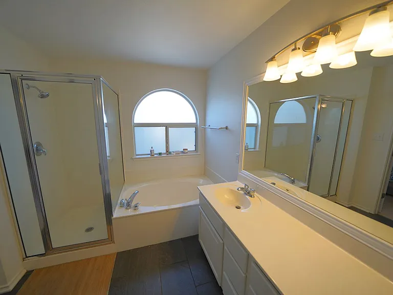 136 Earhart Ln — Photo 37