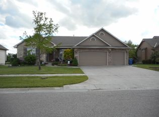 807 N Bel Arbor St, Derby, KS 67037