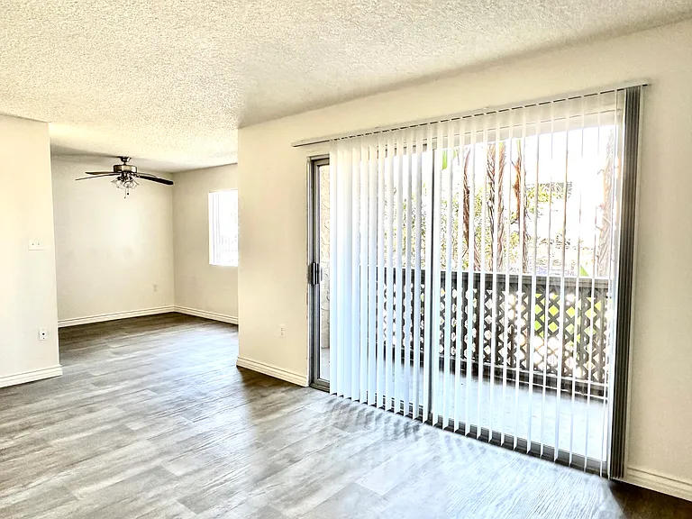 Bahia Jewell Apartments — Photo 7
