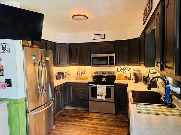 2nd image of 204 Caroline Ave