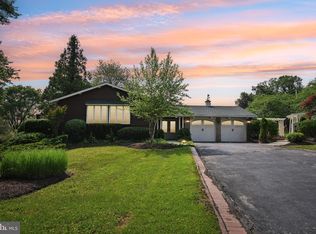 517 Falcon Rd, Audubon, PA 19403