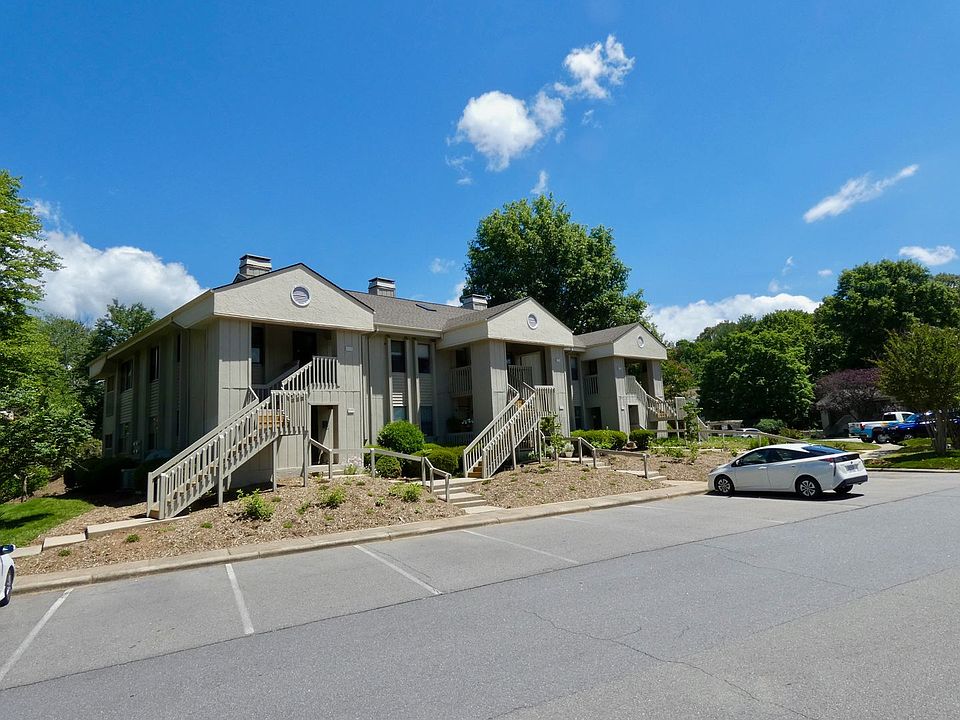 1st image of 804 Abbey Cir
