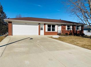 1204 W State St, Williamsburg, IA 52361